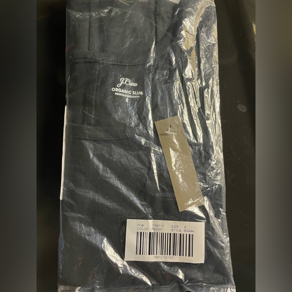 J.Crew Scoopneck tank top Black NWT - Picture 2 of 2